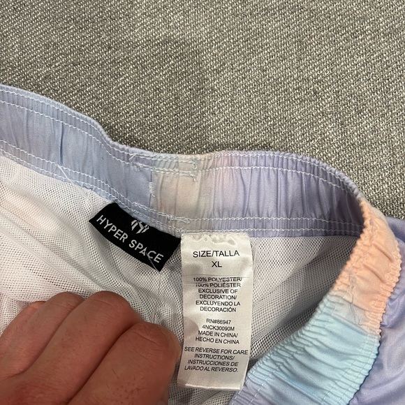 Tie die swim trunks - Picture 3 of 3